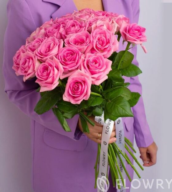 букет из розовых роз