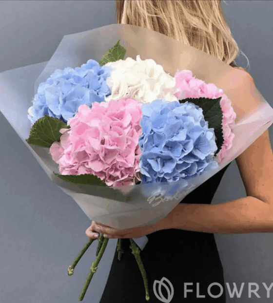 букет из гортензий