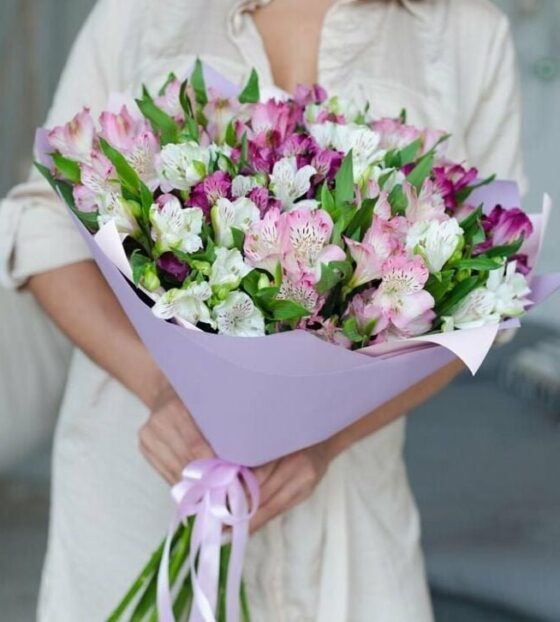 альстромерия букет