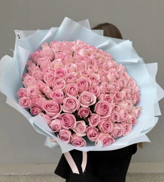 нежно-розовая роза букет