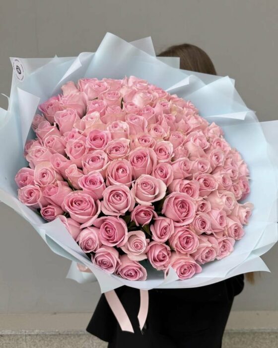 нежно-розовая роза букет