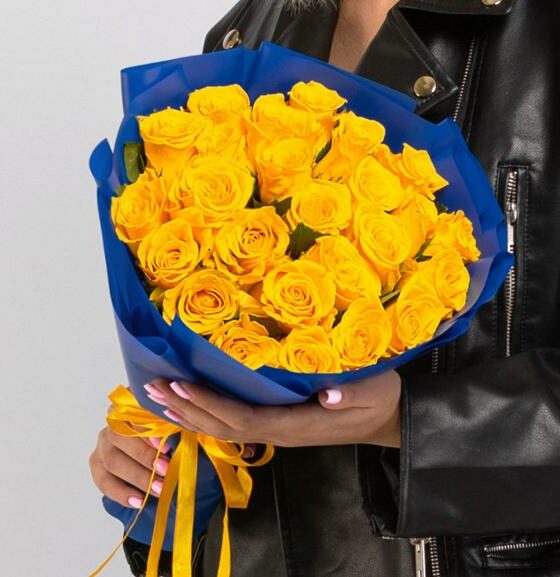 25 желтых роз