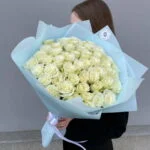 букет из 51 белой розы