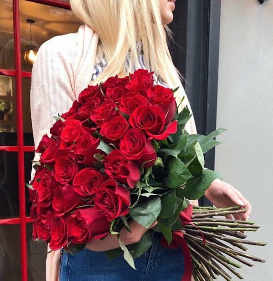 25 красных роз эквадор