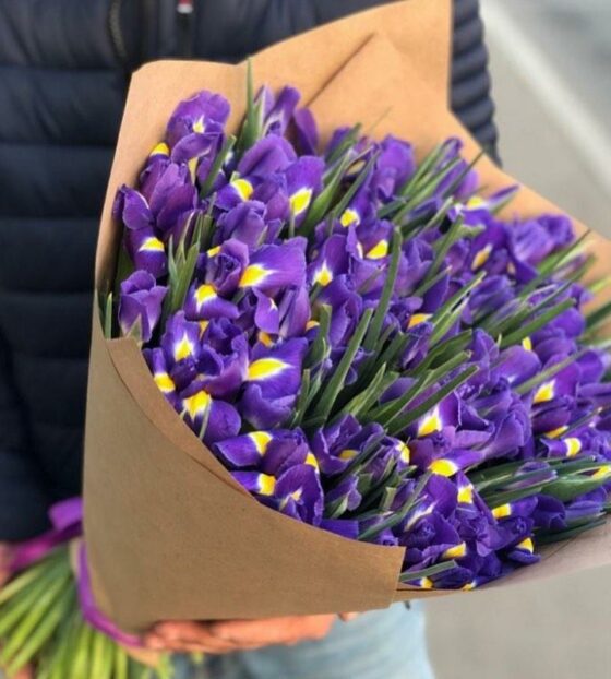 букет ирисов