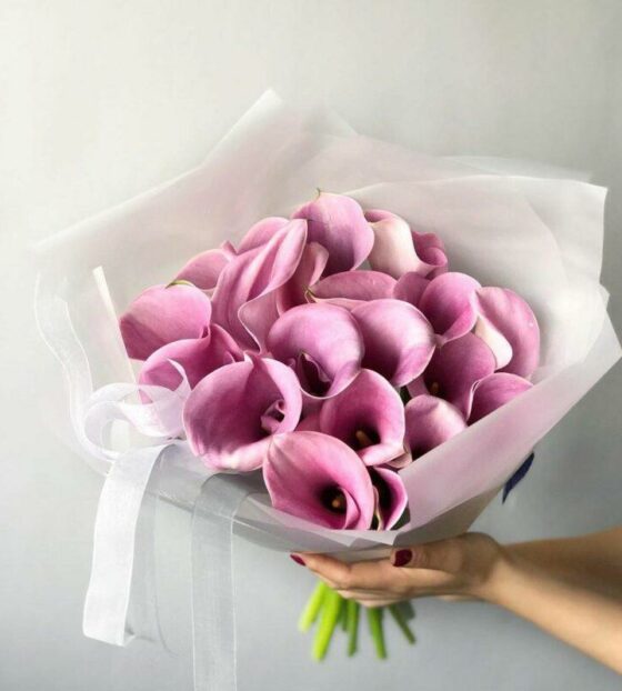 каллы букет