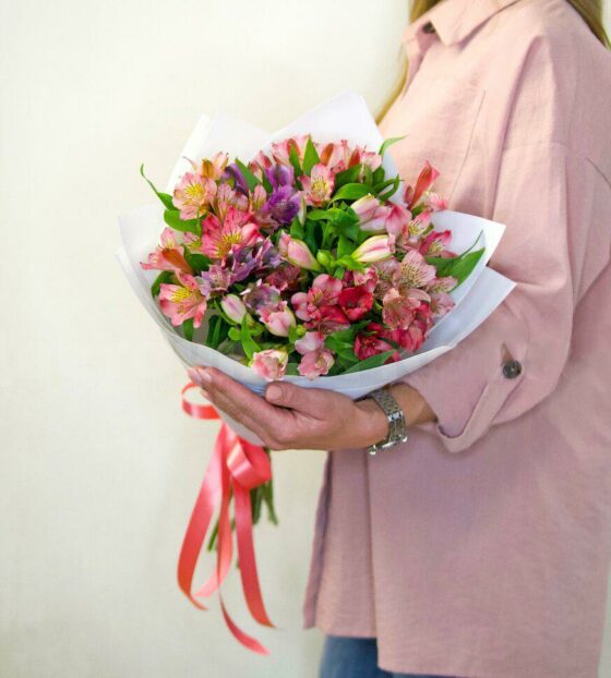 альстромерии букет