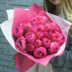 Букет из 21 кораллового пиона