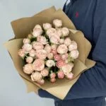 нежно-розовые кустовые розы