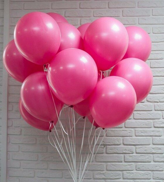 розовый воздушный шар с гелием