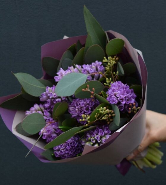 гиацинты с эвкалиптом