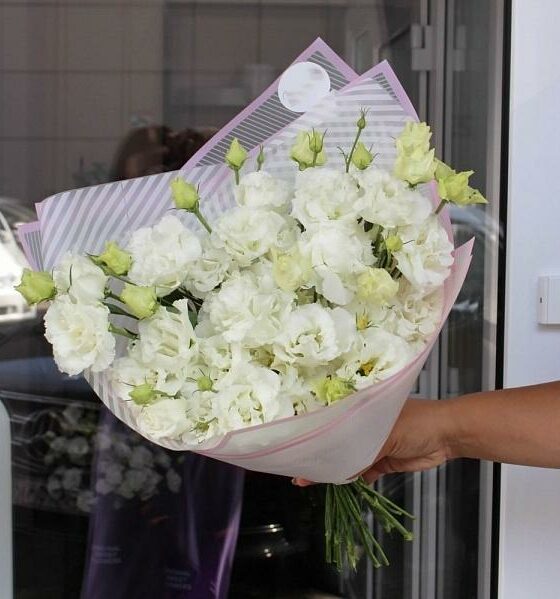 белая эустома