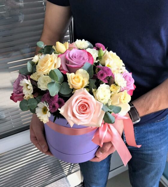 цветы в шляпной коробке