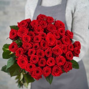 красные розы Россия