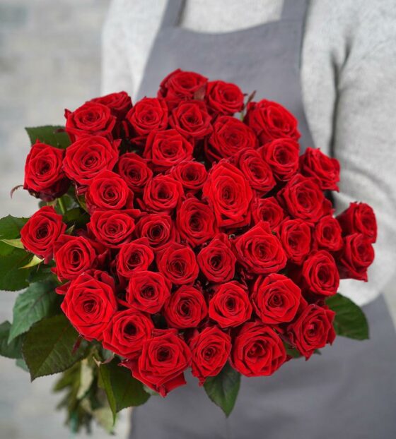 красные розы Россия