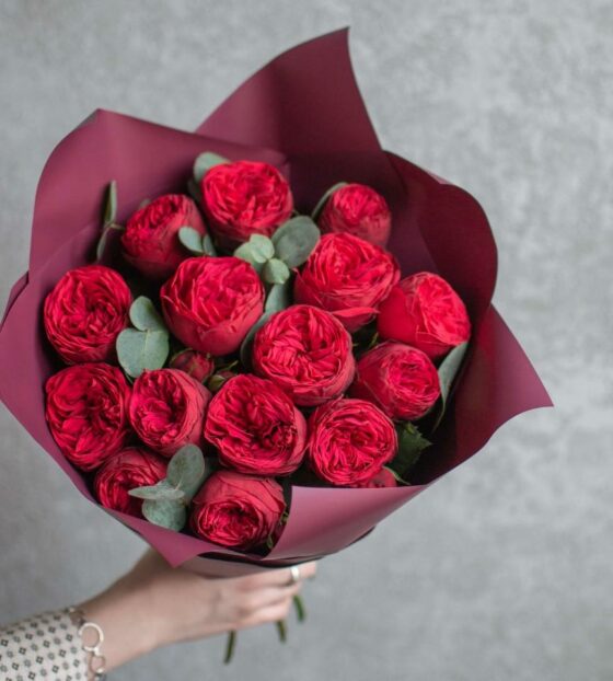 кустовые розы ред пиано