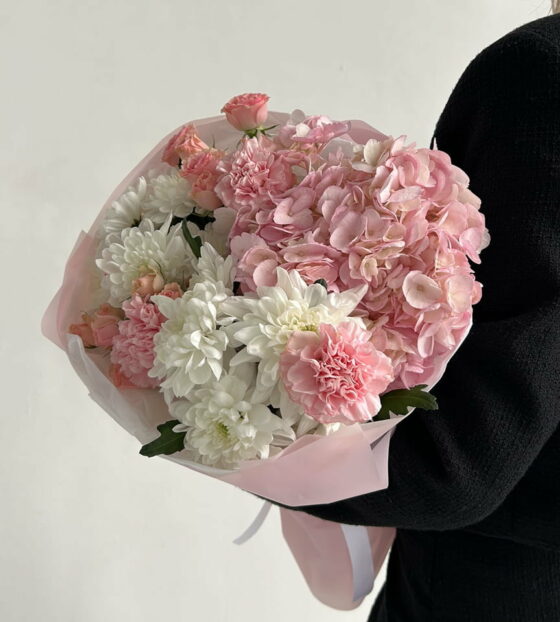 букет с гортензией