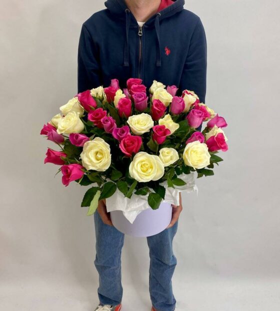 51 роза кения в коробке