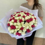 101 белая и розовая роза