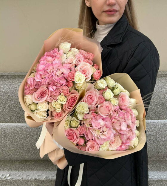 сборный букет с гортензией