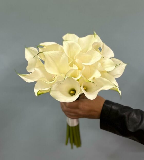 букет невесты из калл