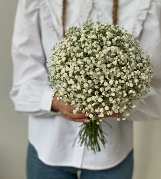 букет невесты из гипсофилы