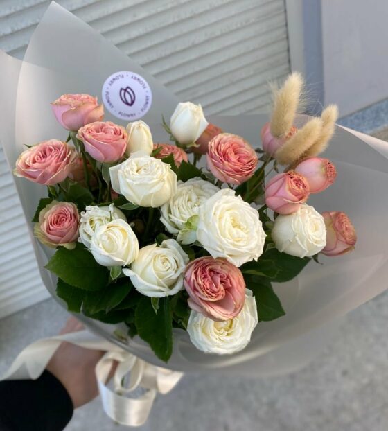 кустовые розы букет