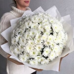букет из белой хризантемы