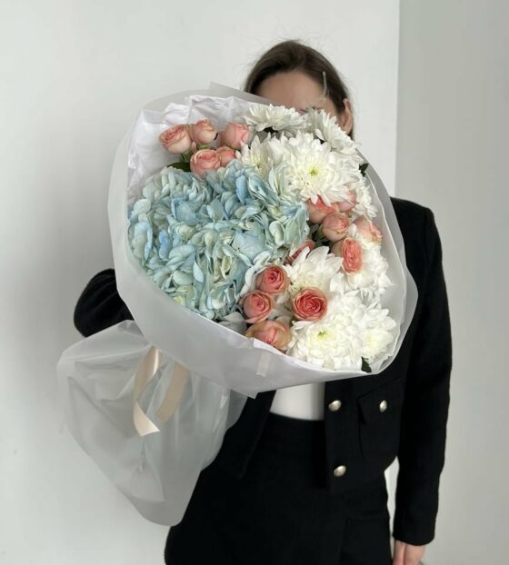 букет с гортензией