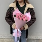 Букет из 15 розовых роз — изображение 3