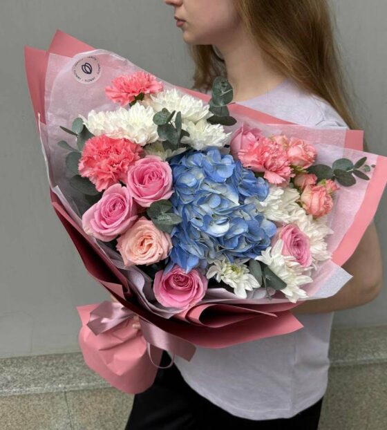 букет с гортензией