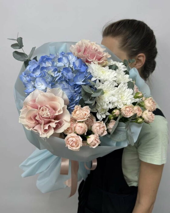 авторский букет с гортензией