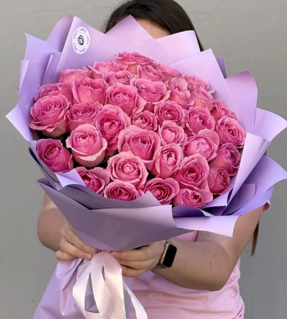 розовые розы 35 шт