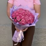 35 розовых роз