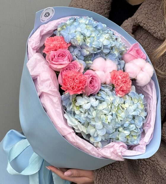 авторский букет с гортензией