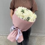 11 белых роз