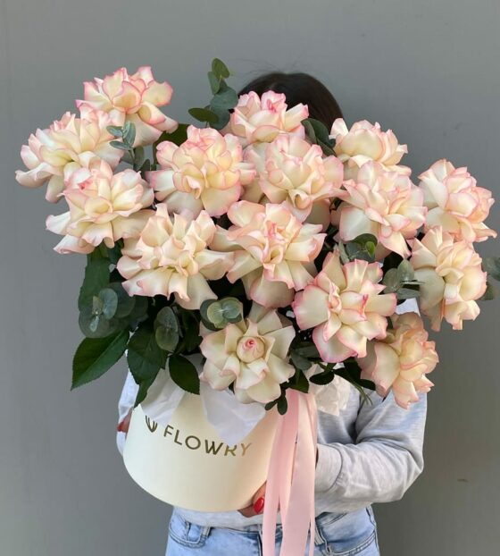 Французские розы в боксе