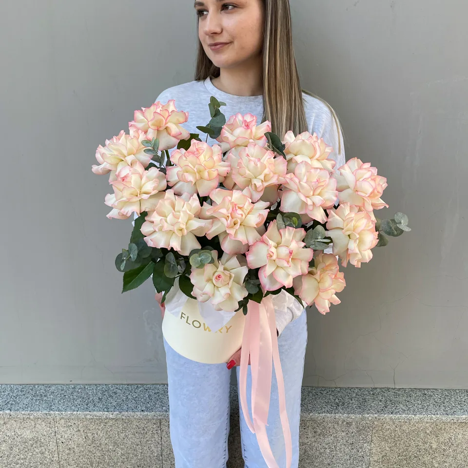 Французские розы в боксе