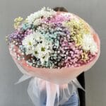 букет с гипсофилой и хризантемой