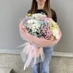 букет с гипсофилой и хризантемой