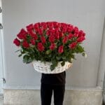 101 красная роза в корзине — изображение 3