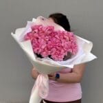 15 розовых роз